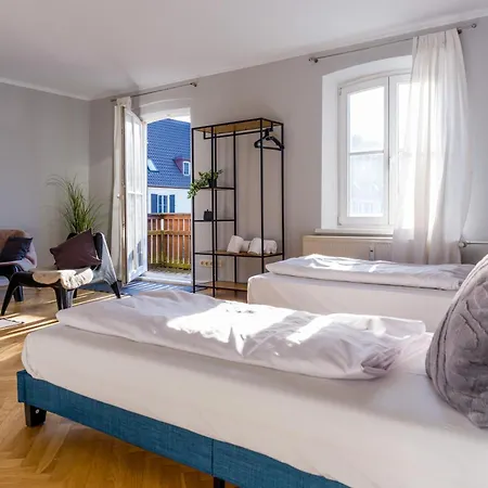 Urbanes Apartment- 3 Schlafzimmer- 6 Personen- Balkon- Parkplatz- Wlan- Waschmaschine Appartamento *