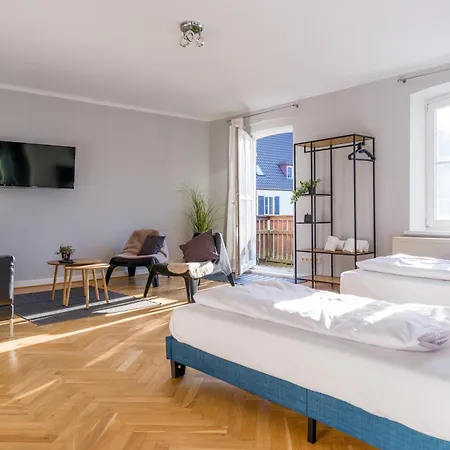 Appartamento Urbanes Apartment- 3 Schlafzimmer- 6 Personen- Balkon- Parkplatz- Wlan- Waschmaschine *