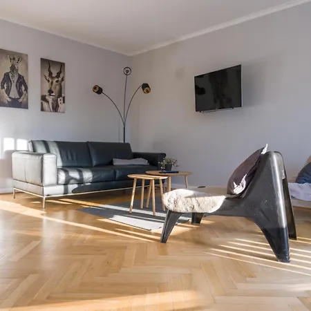 Appartamento Urbanes Apartment- 3 Schlafzimmer- 6 Personen- Balkon- Parkplatz- Wlan- Waschmaschine Wolfsburg