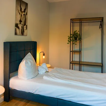 Appartamento Urbanes Apartment- 3 Schlafzimmer- 6 Personen- Balkon- Parkplatz- Wlan- Waschmaschine