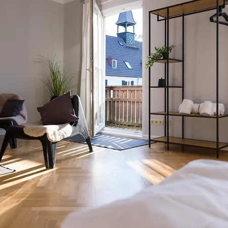 Urbanes Apartment- 3 Schlafzimmer- 6 Personen- Balkon- Parkplatz- Wlan- Waschmaschine Appartamento *