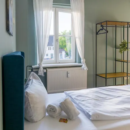 Urbanes Apartment- 3 Schlafzimmer- 6 Personen- Balkon- Parkplatz- Wlan- Waschmaschine Apartamento