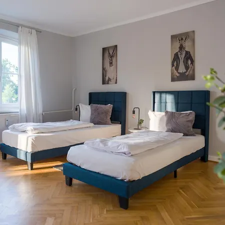 Urbanes Apartment- 3 Schlafzimmer- 6 Personen- Balkon- Parkplatz- Wlan- Waschmaschine Apartamento *