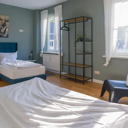Urbanes Apartment- 3 Schlafzimmer- 6 Personen- Balkon- Parkplatz- Wlan- Waschmaschine * Wolfsburg