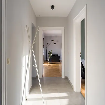 Apartamento Urbanes Apartment- 3 Schlafzimmer- 6 Personen- Balkon- Parkplatz- Wlan- Waschmaschine