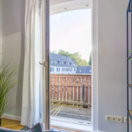 Urbanes Apartment- 3 Schlafzimmer- 6 Personen- Balkon- Parkplatz- Wlan- Waschmaschine Wolfsburg
