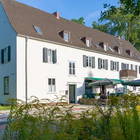 Urbanes Apartment- 3 Schlafzimmer- 6 Personen- Balkon- Parkplatz- Wlan- Waschmaschine * Wolfsburgo