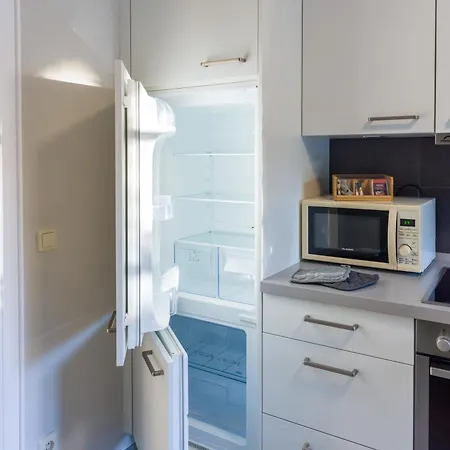 Urbanes Apartment- 3 Schlafzimmer- 6 Personen- Balkon- Parkplatz- Wlan- Waschmaschine Wolfsburg